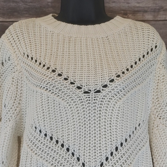 Ivory Cable Knit Sweater Size M/L - Picture 6 of 16